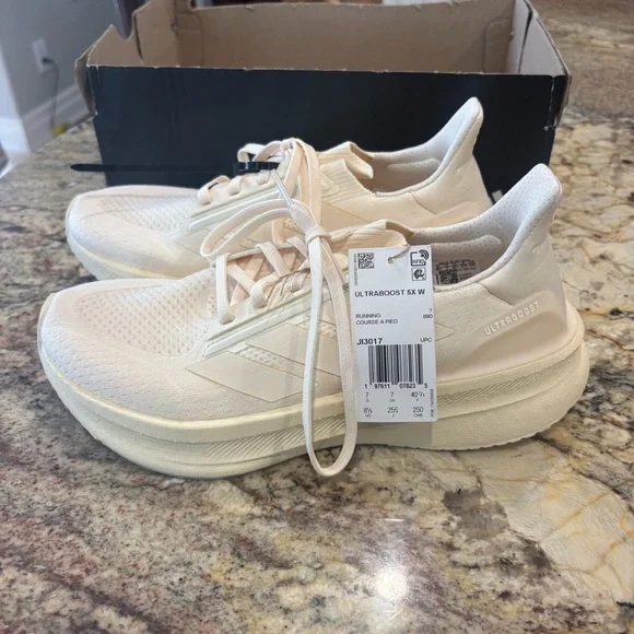 Adidas Ultraboost 5X W NEW - Picture 3 of 9
